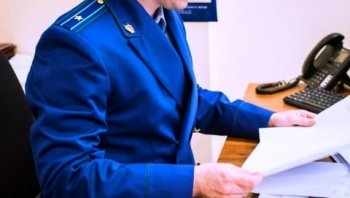 По инициативе прокуратуры области внесены изменения в нормативные правовые акты о муниципальной службе, а также об использовании официальных символов Калининградской области