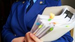Прокуратура в судебном порядке требует взыскать компенсацию морального вреда в пользу школьницы, которую ударил одноклассник